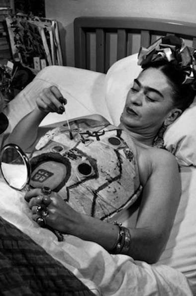 Màu sắc cuộc đời Frida Kahlo chính là những bức vẽ của cô